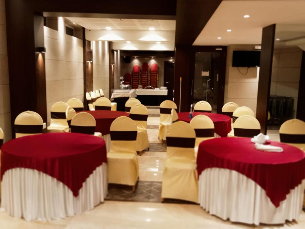 Hotel Laxvas Тхане Экстерьер фото